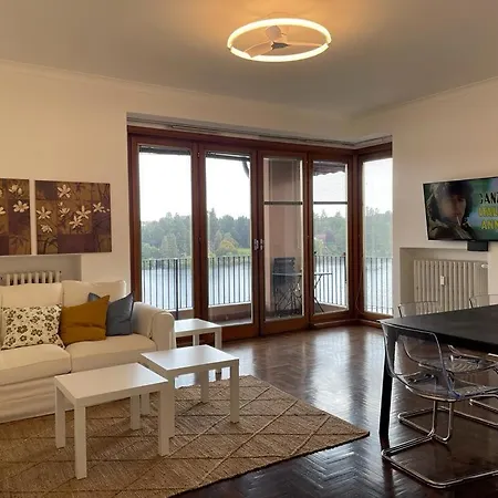Apartment White 1 - Center River View